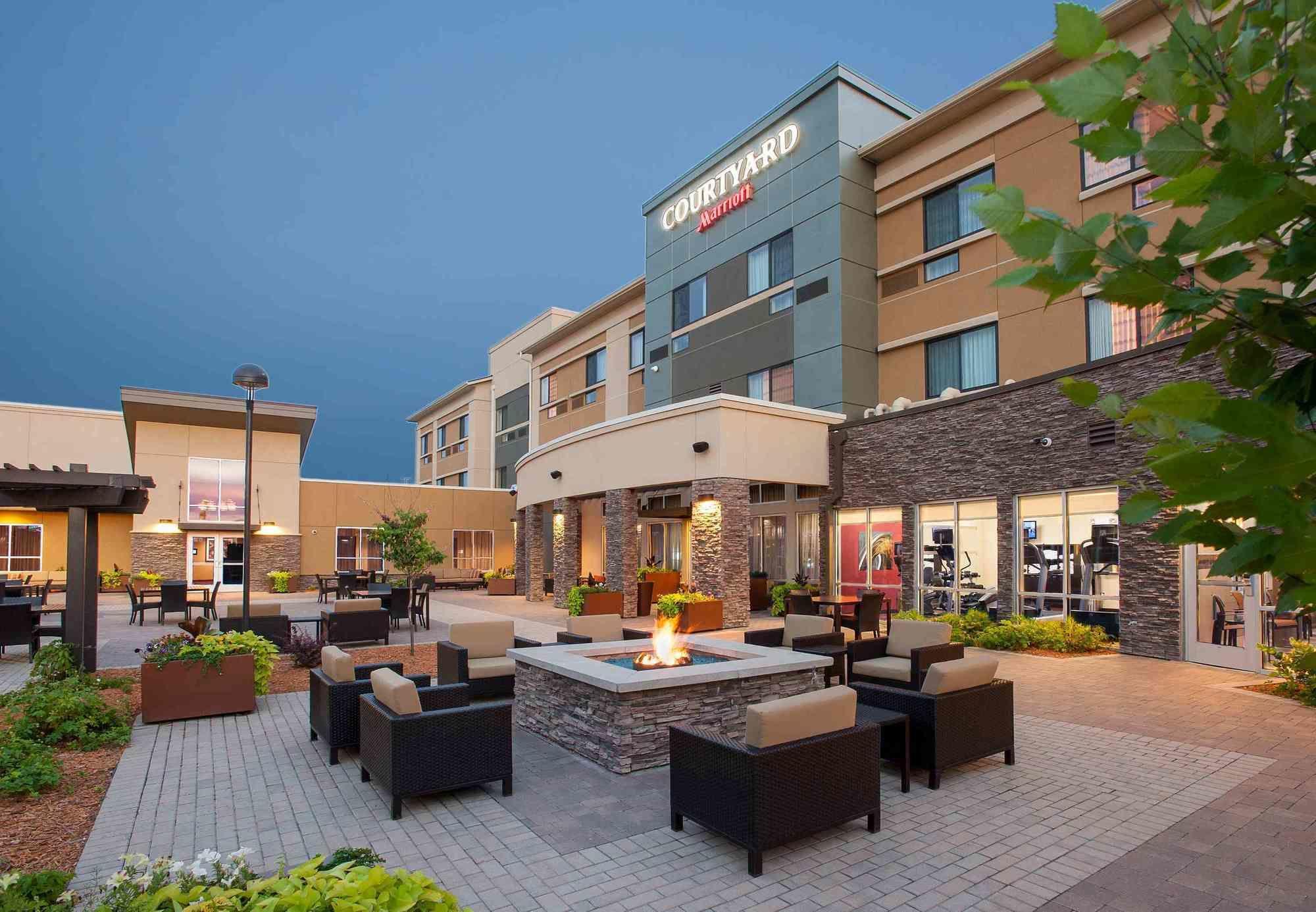 Courtyard Mankato Hotel & Event Center Εξωτερικό φωτογραφία